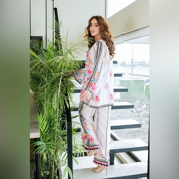 Ellena 2pc Chic Floral Wide Leg Jumpsuit - Picture 5 of 11